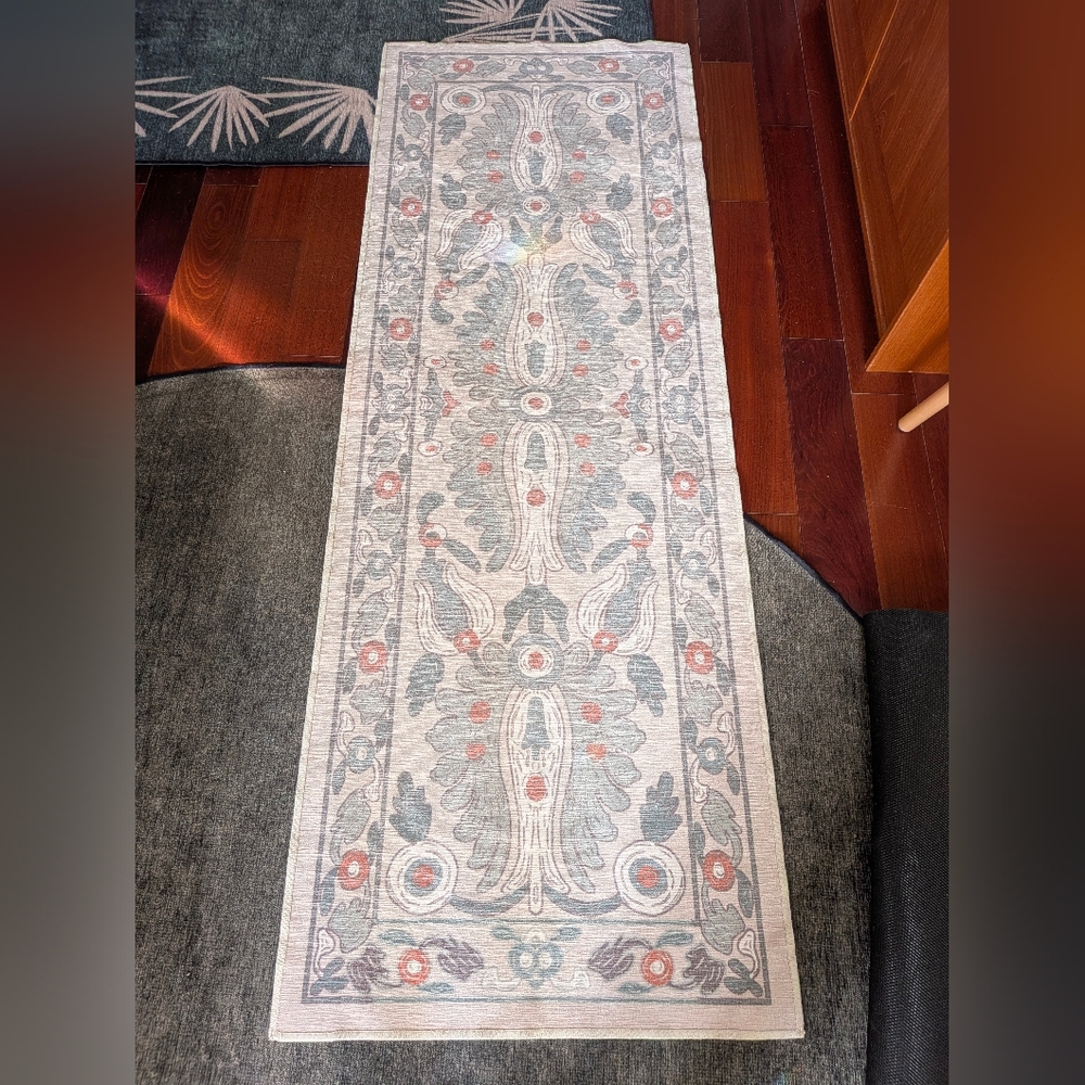 Anna Sui Lady Shalott Cream Ruggable 2.5' x 7'